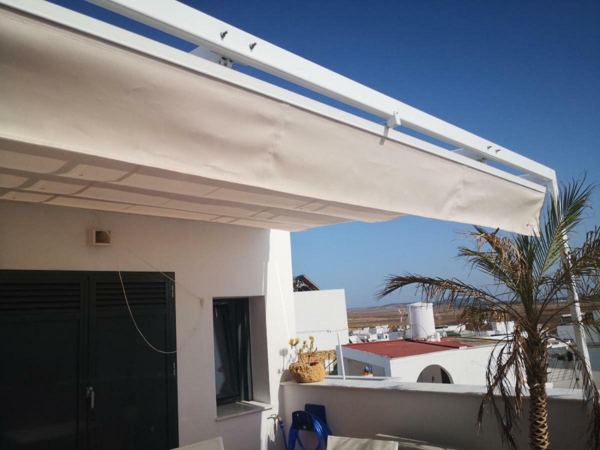 Stadthaus Petronella Meerblick Und Dachterrasse Conil De La Frontera Exterior foto